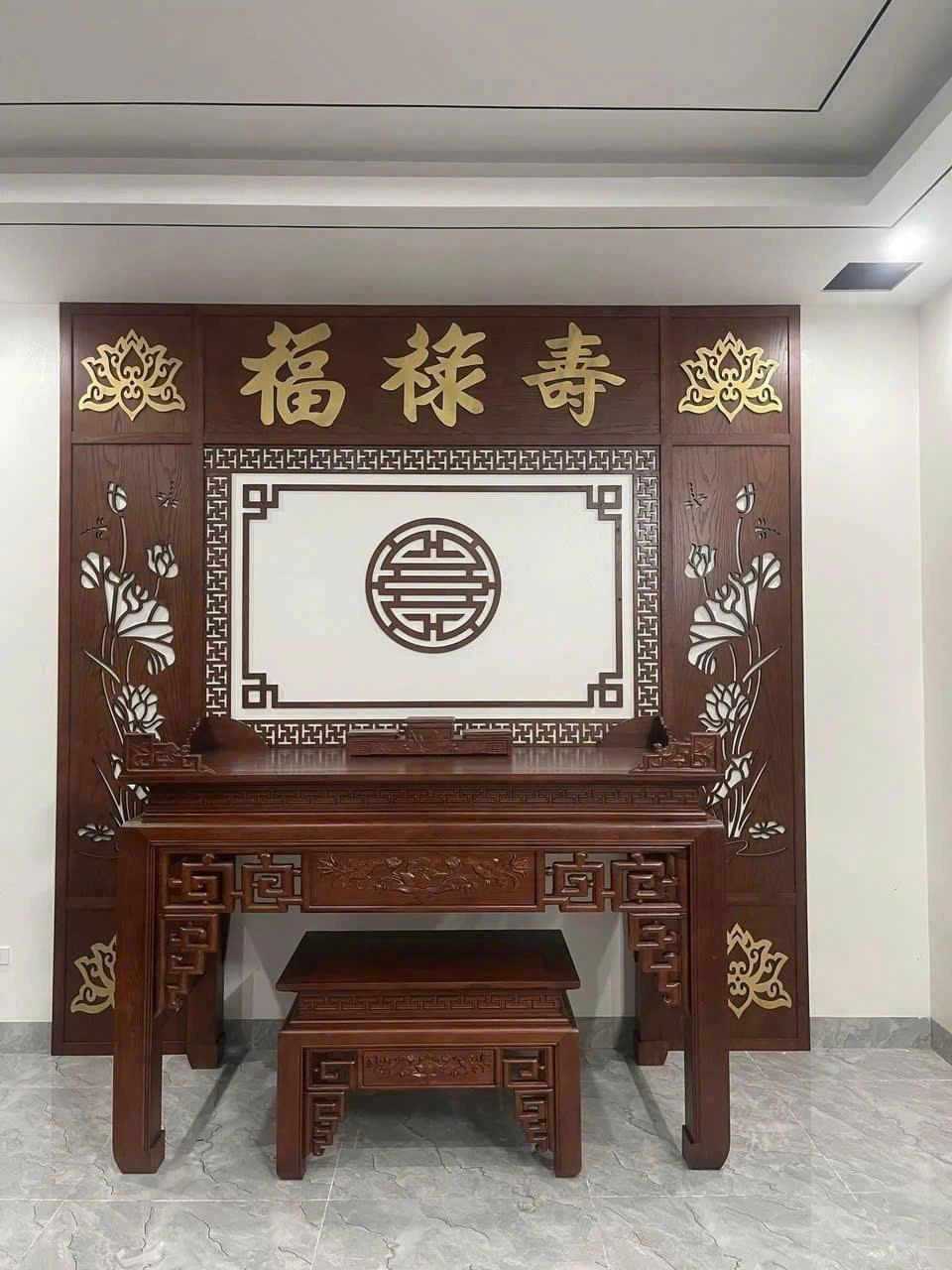 Vách CNC Bàn Thờ Giá Tốt Vách CNC Bàn Thờ Giá Tốt